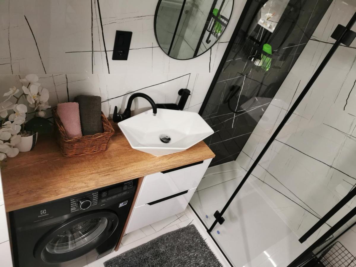 Apartament Przy Bursztynowym Stadionie グダニスク エクステリア 写真