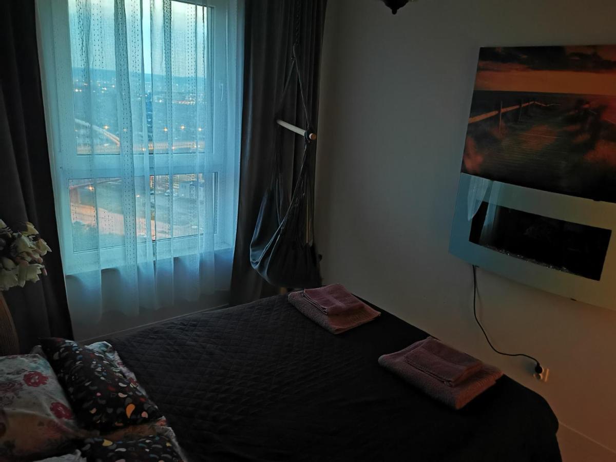 Apartament Przy Bursztynowym Stadionie グダニスク エクステリア 写真